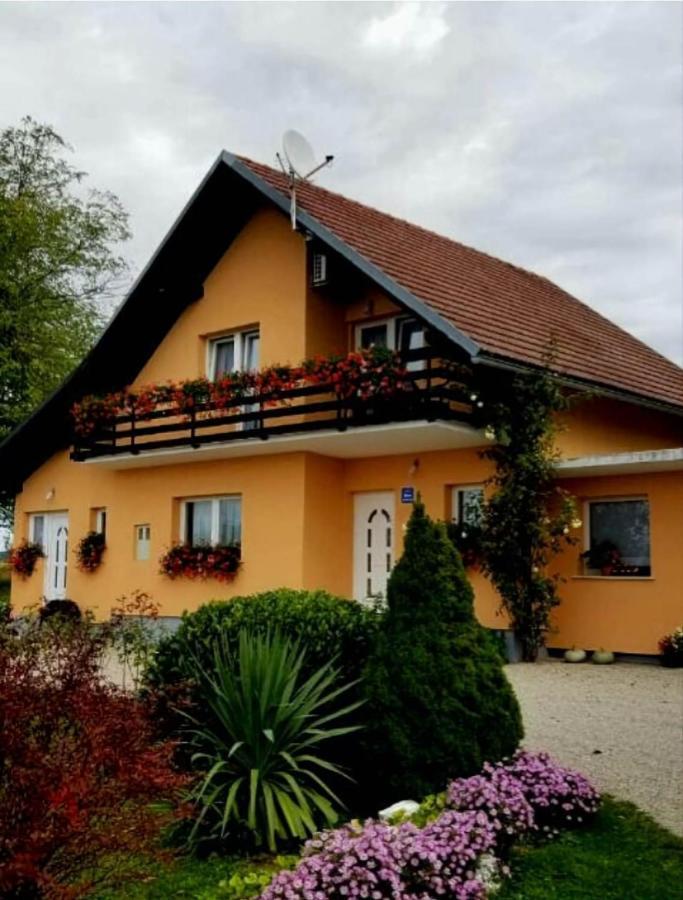 Apartamento House Jelena&Marija Rakovica Exterior foto