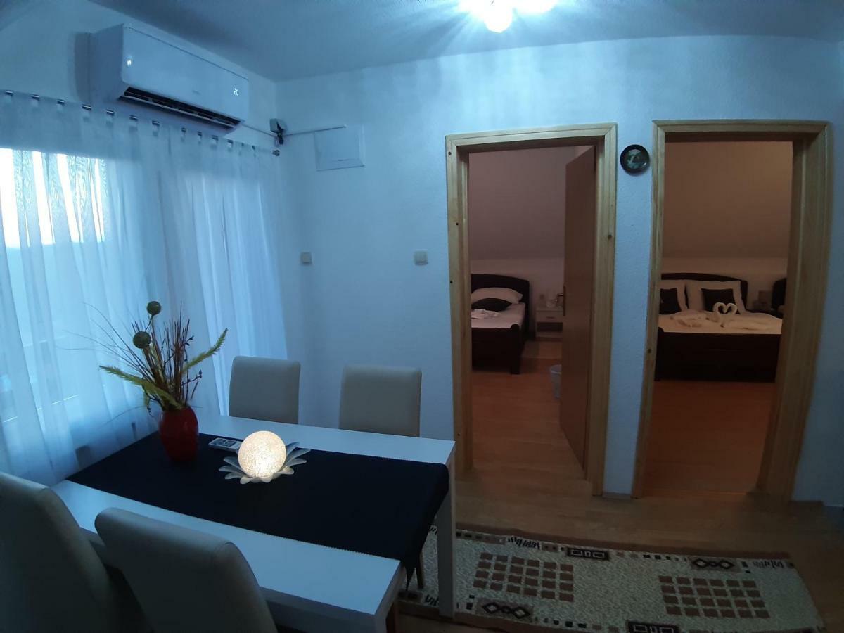 Apartamento House Jelena&Marija Rakovica Exterior foto